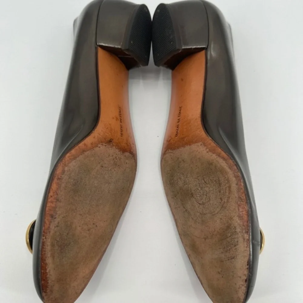 Brown Leather Round-Toe Pumps with Gold Emblem